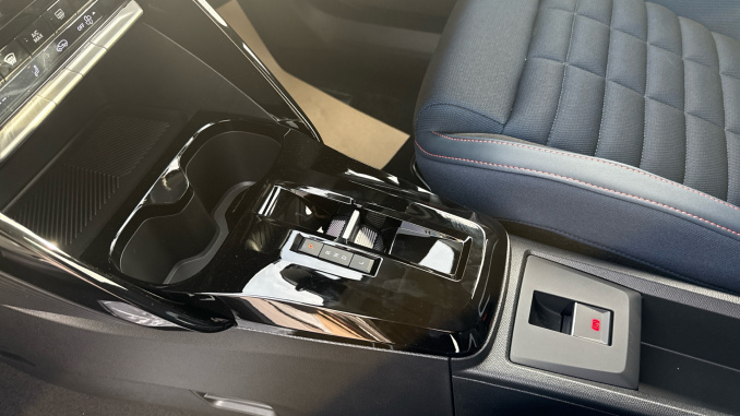 Citroen C3 Aircross 1.2 Hybrid [145] Collection 5dr e-DCS6 Petrol Hatchback - Image 13